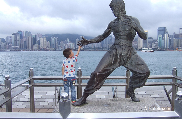 Bruce Lee Statue