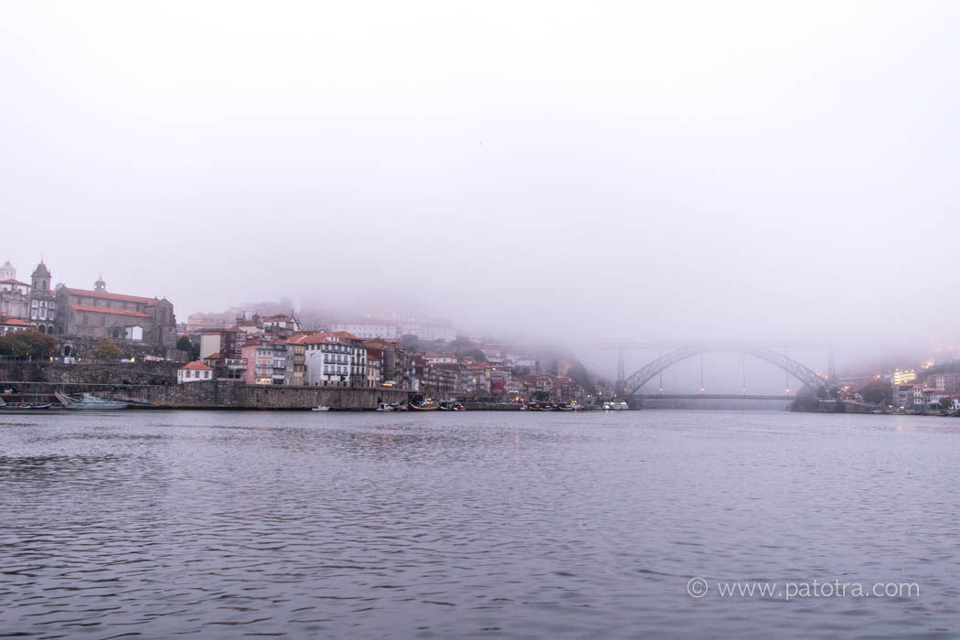 Porto im Nebel
