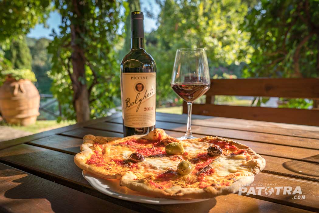 Wein und Pizza in der Toskana