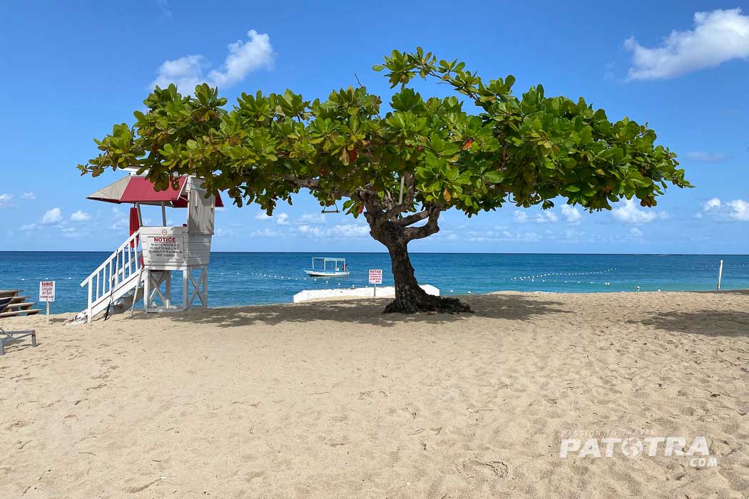 Doctor’s Cave Beach in Montego Bay