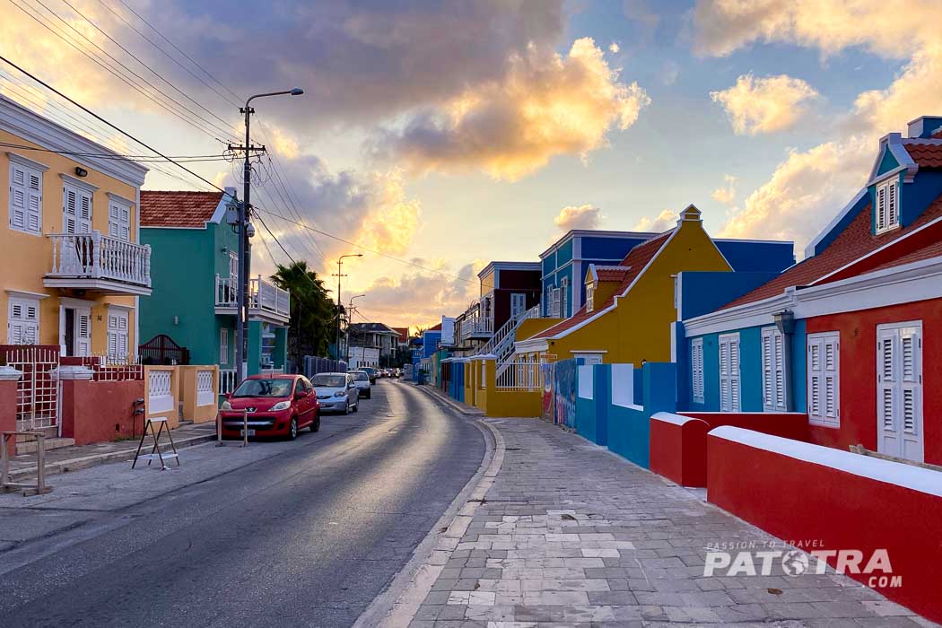 bunte Strassenzüge auf Curacao
