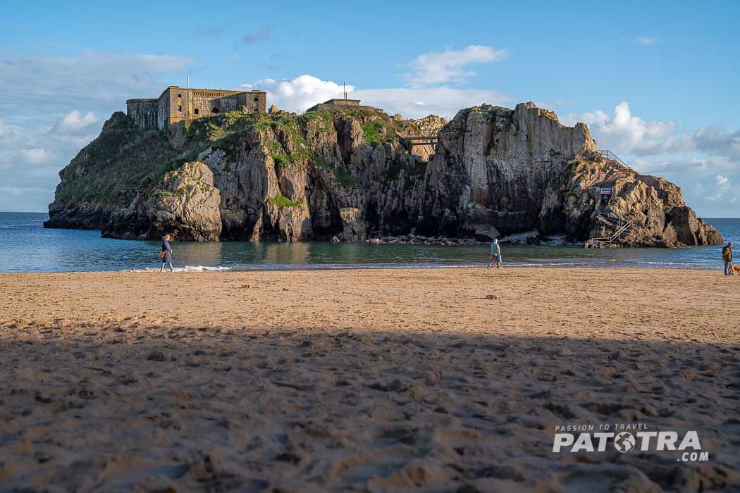 Vorgelagerte Insel mit Burg in Tenby